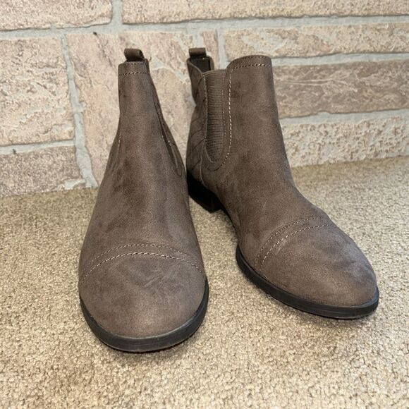Unisa Suede Women's Ankle Boots 6.5 Brown Great Condition - Picture 5 of 7